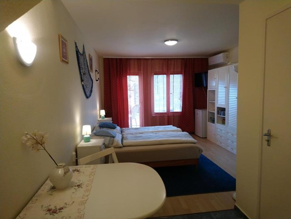 Liliana Vendeghaz Apartment Balatonfuzfo Exterior photo
